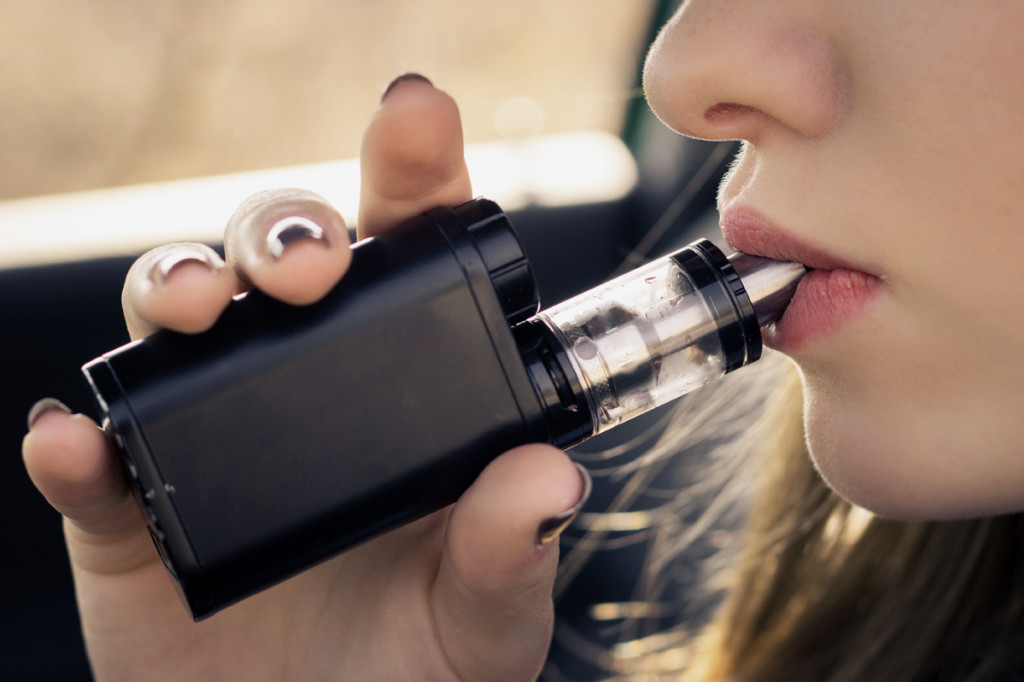 DÉBAT - La cigarette électronique est-elle dangereuse pour la santé