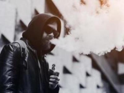 L’assemblée vote l’interdiction des “vapotes” et produits de vapotage