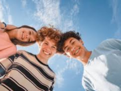 Dans plus d’un pays sur deux, le vapotage a supplanté le tabagisme chez les ados