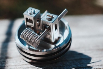 AIRFLOW innovant pour le dripper PASSAGE signé HELLVAPE