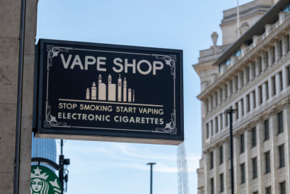 Le Royaume-Uni consulte les vapoteurs
