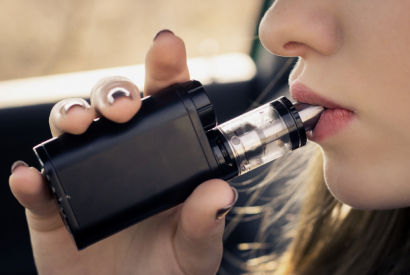 DÉBAT - La cigarette électronique est-elle dangereuse pour la santé ?